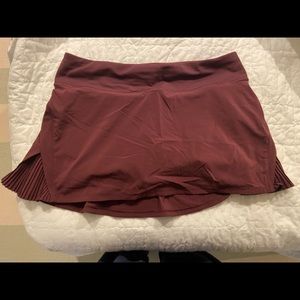 Lululemon Play Off the Pleats Mid Rise tennis skirt